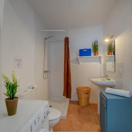 Mediterranean Beach House Bruiet Дом отдыха *