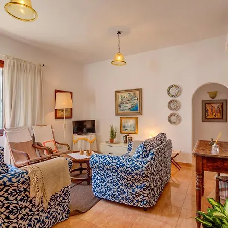 Дом отдыха Mediterranean Beach House Bruiet Поланко
